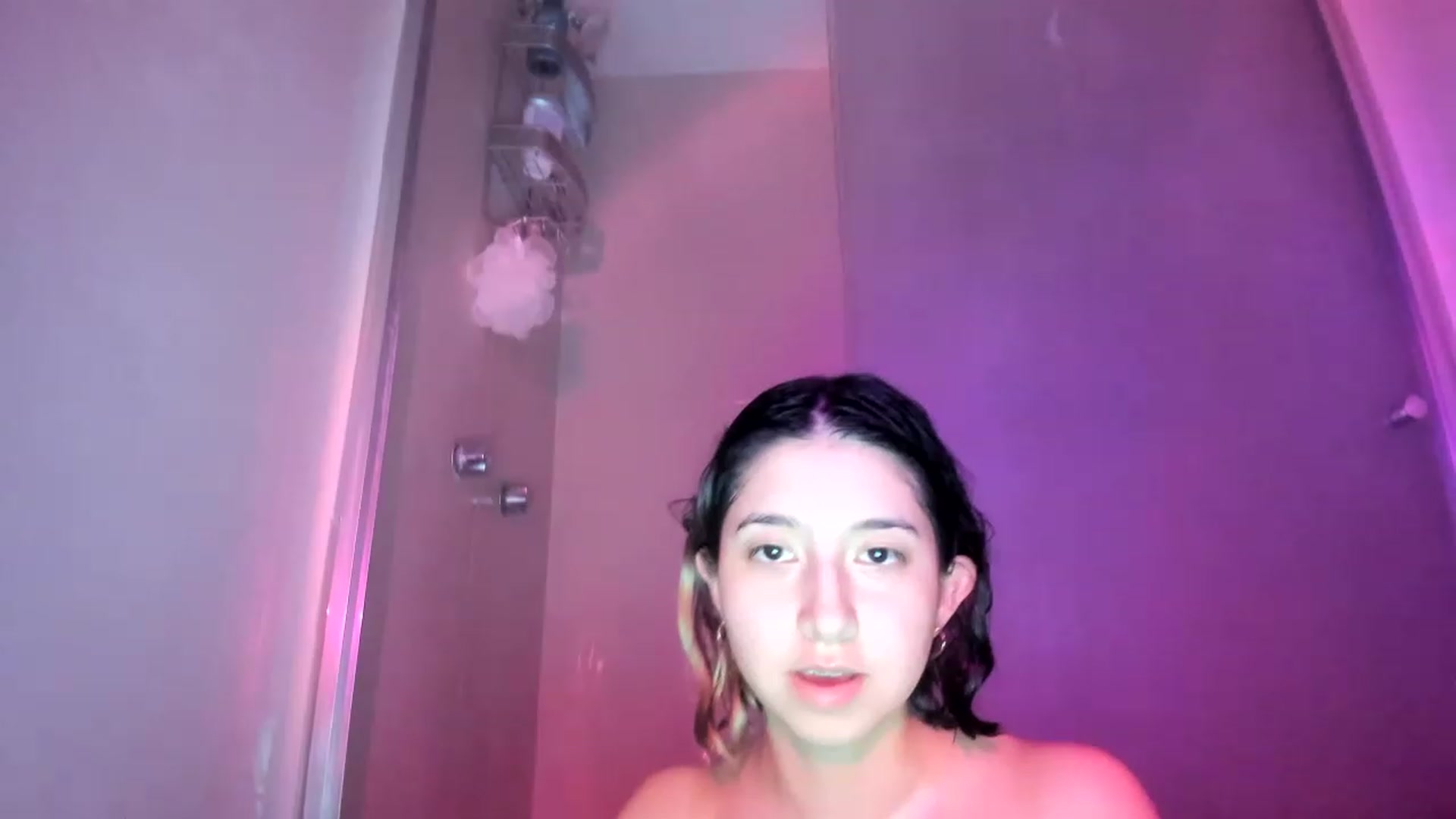 Gallery image thumbnail from Cherrycute666's myfreecams stream on, 12/08/2022, 15:26 image 6 of 20