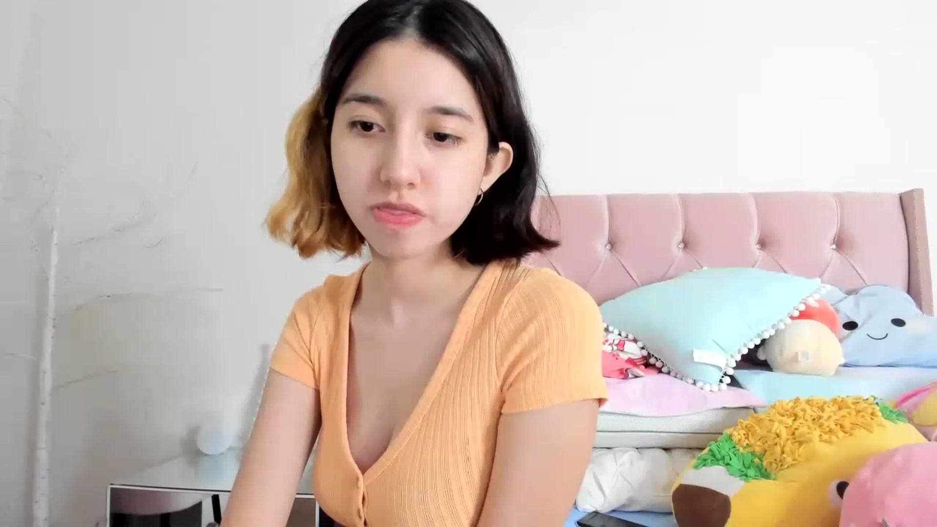 Gallery image thumbnail from Cherrycute666's myfreecams stream on, 12/08/2022, 17:18 image 17 of 20