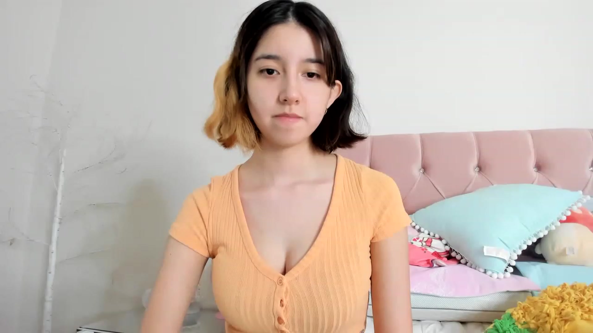 Gallery image thumbnail from Cherrycute666's myfreecams stream on, 12/08/2022, 17:18 image 12 of 20