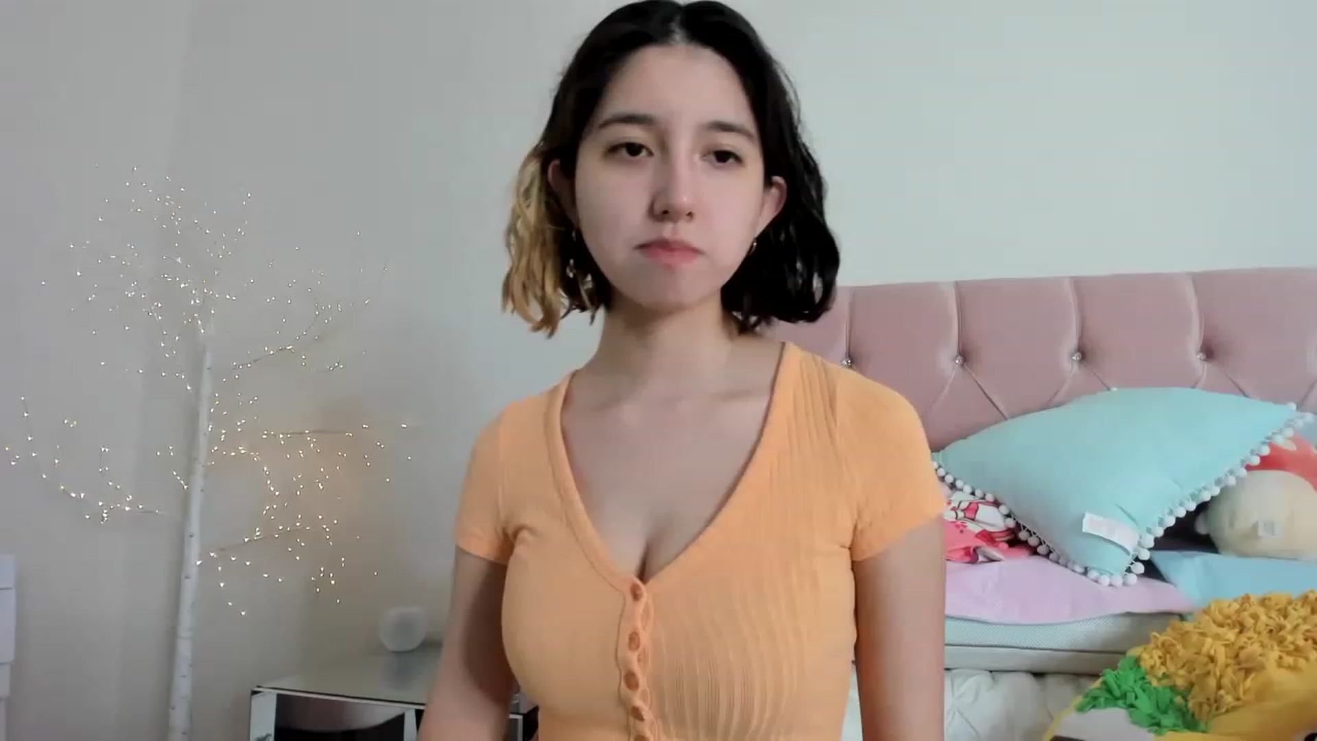 Gallery image thumbnail from Cherrycute666's myfreecams stream on, 12/08/2022, 17:18 image 1 of 20