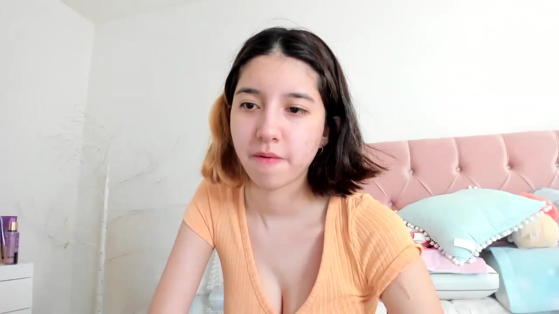 Gallery image thumbnail from Cherrycute666's myfreecams stream on, 12/08/2022, 22:53 image 14 of 20
