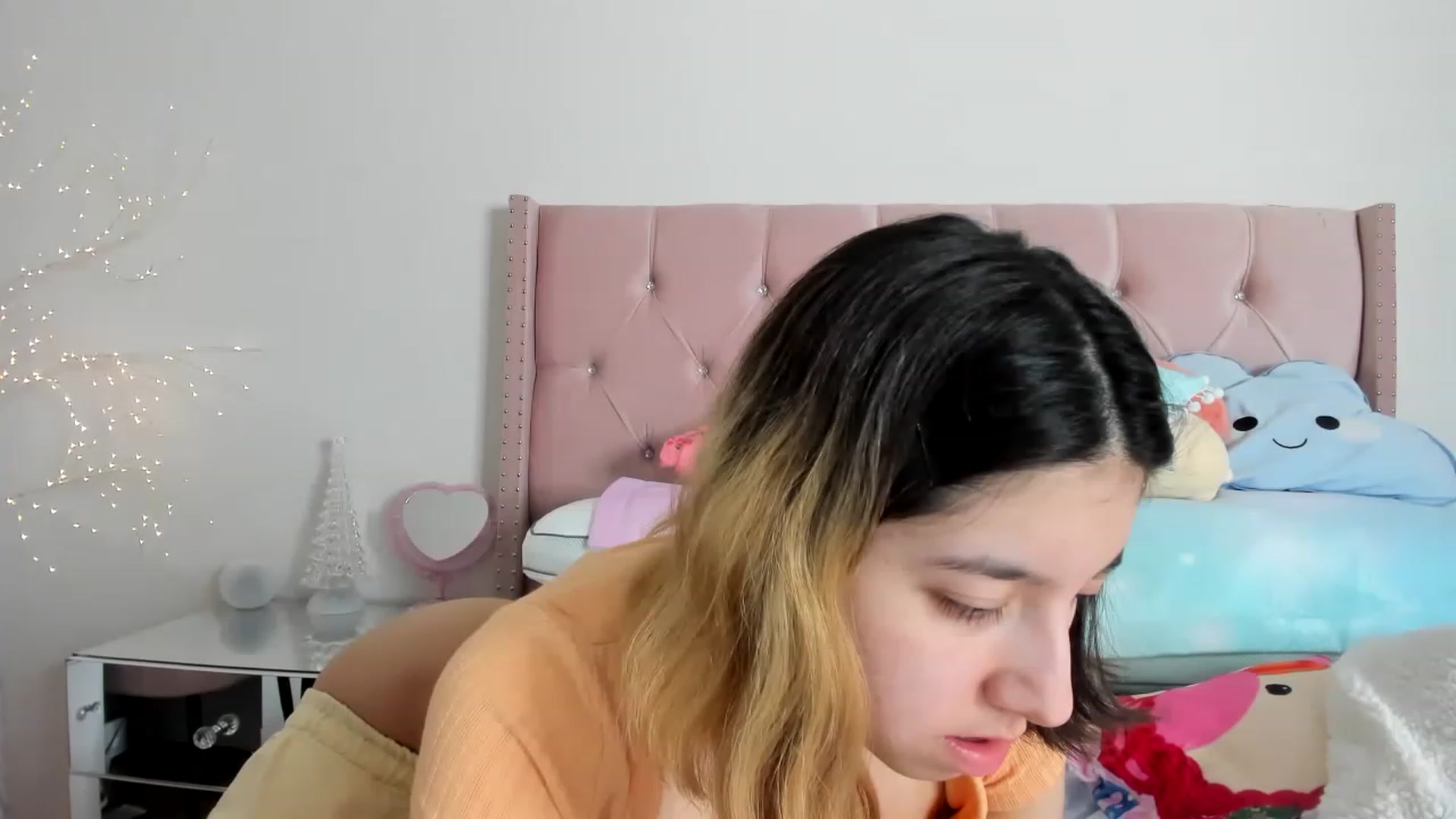 Gallery image thumbnail from Cherrycute666's myfreecams stream on, 12/09/2022, 06:07 image 18 of 20