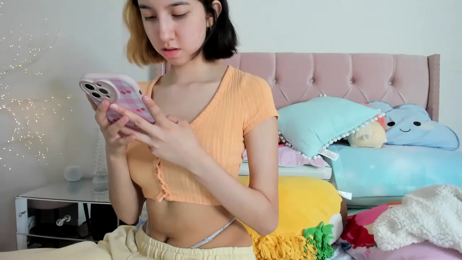 Gallery image thumbnail from Cherrycute666's myfreecams stream on, 12/09/2022, 06:07 image 5 of 20