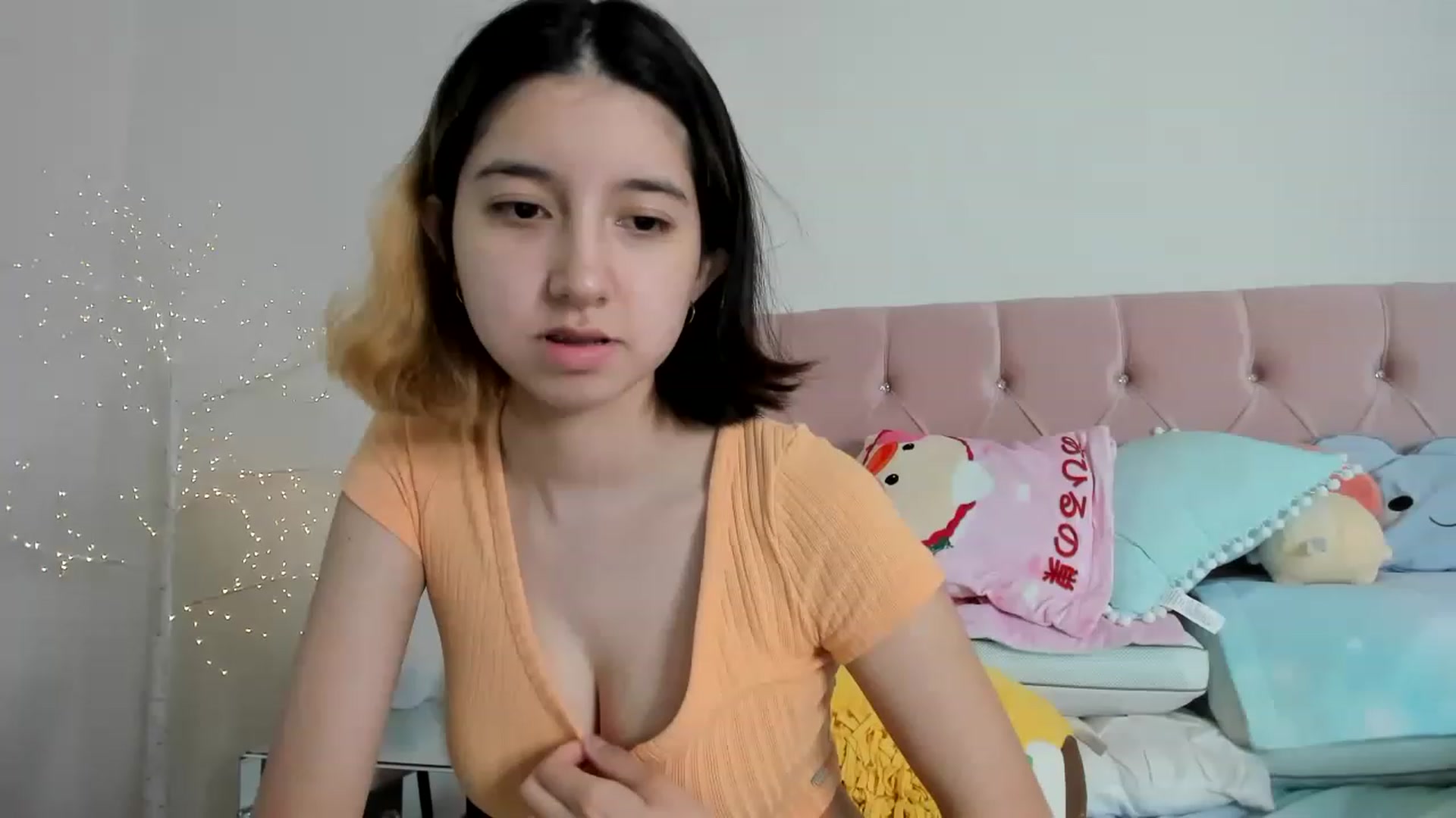 Gallery image thumbnail from Cherrycute666's myfreecams stream on, 12/09/2022, 10:05 image 1 of 20