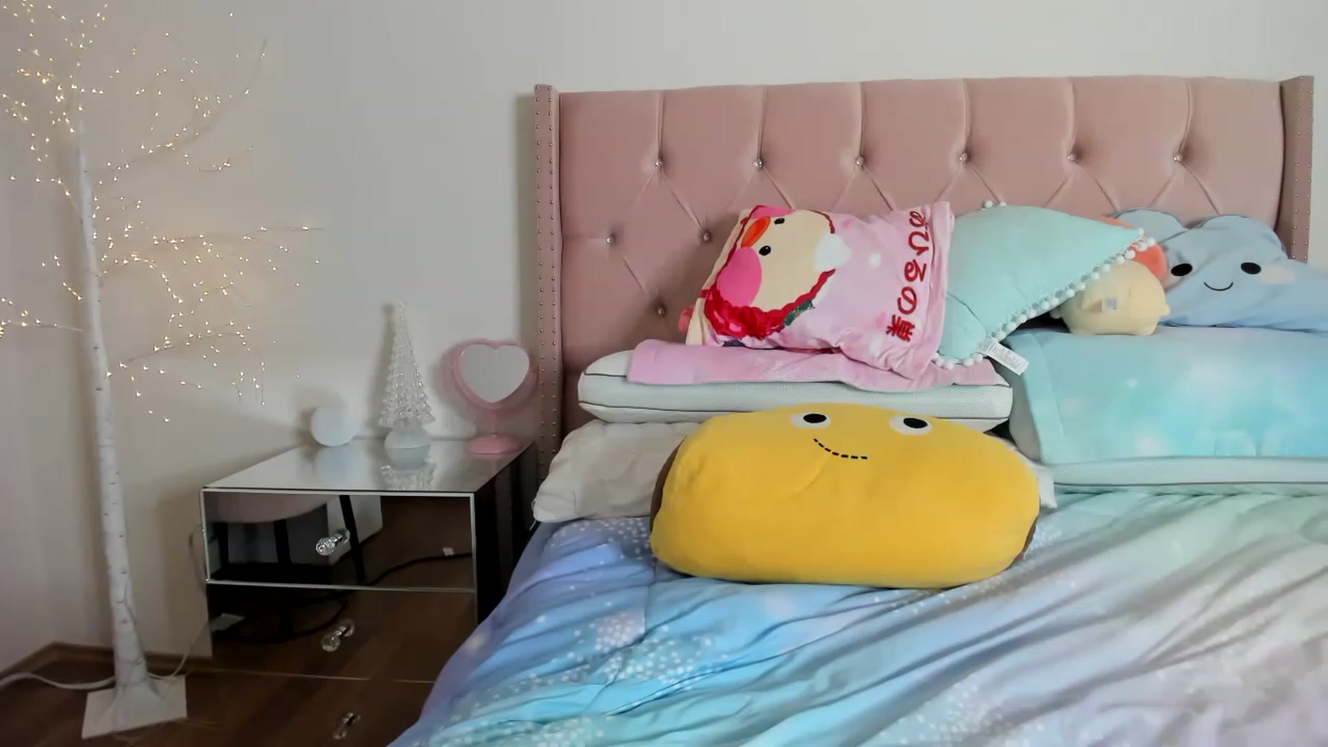 Gallery image thumbnail from Cherrycute666's myfreecams stream on, 12/09/2022, 10:05 image 6 of 20