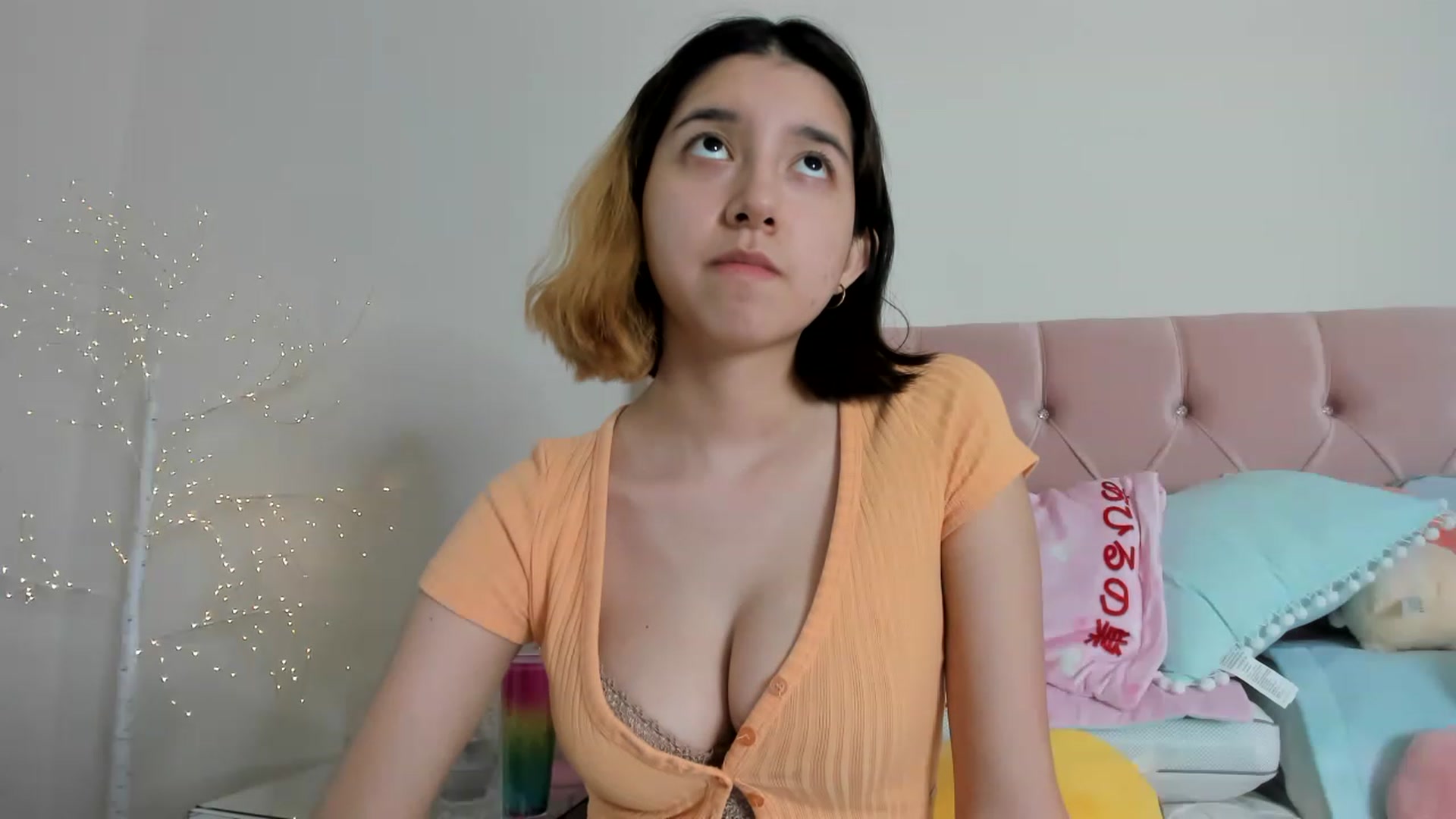 Gallery image thumbnail from Cherrycute666's myfreecams stream on, 12/09/2022, 15:47 image 7 of 20