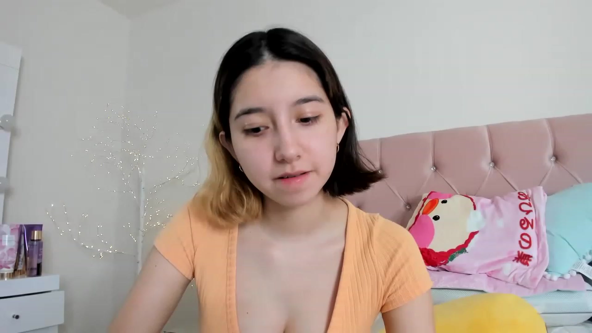 Gallery image thumbnail from Cherrycute666's myfreecams stream on, 12/09/2022, 15:47 image 9 of 20