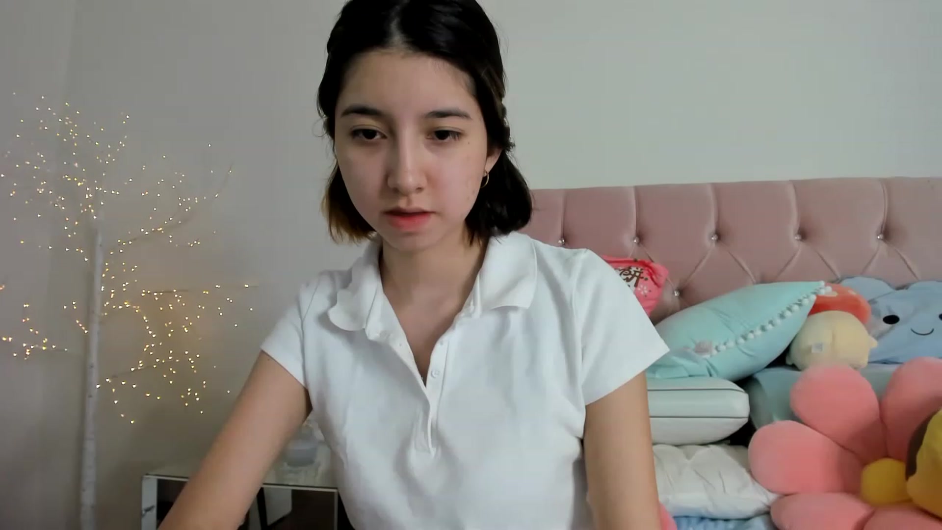 Gallery image thumbnail from Cherrycute666's myfreecams stream on, 12/10/2022, 04:04 image 13 of 20