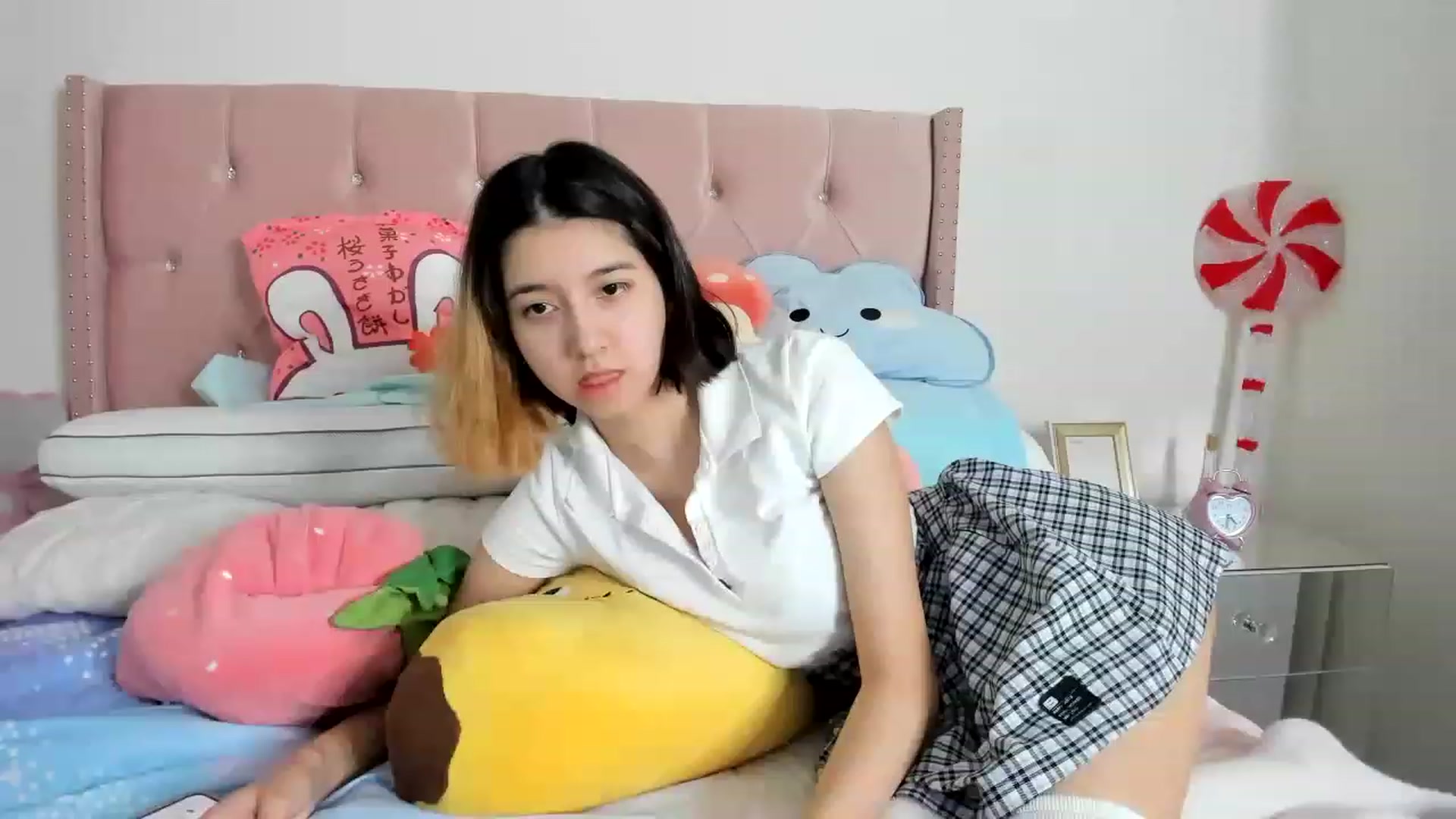 Gallery image thumbnail from Cherrycute666's myfreecams stream on, 12/10/2022, 04:04 image 6 of 20