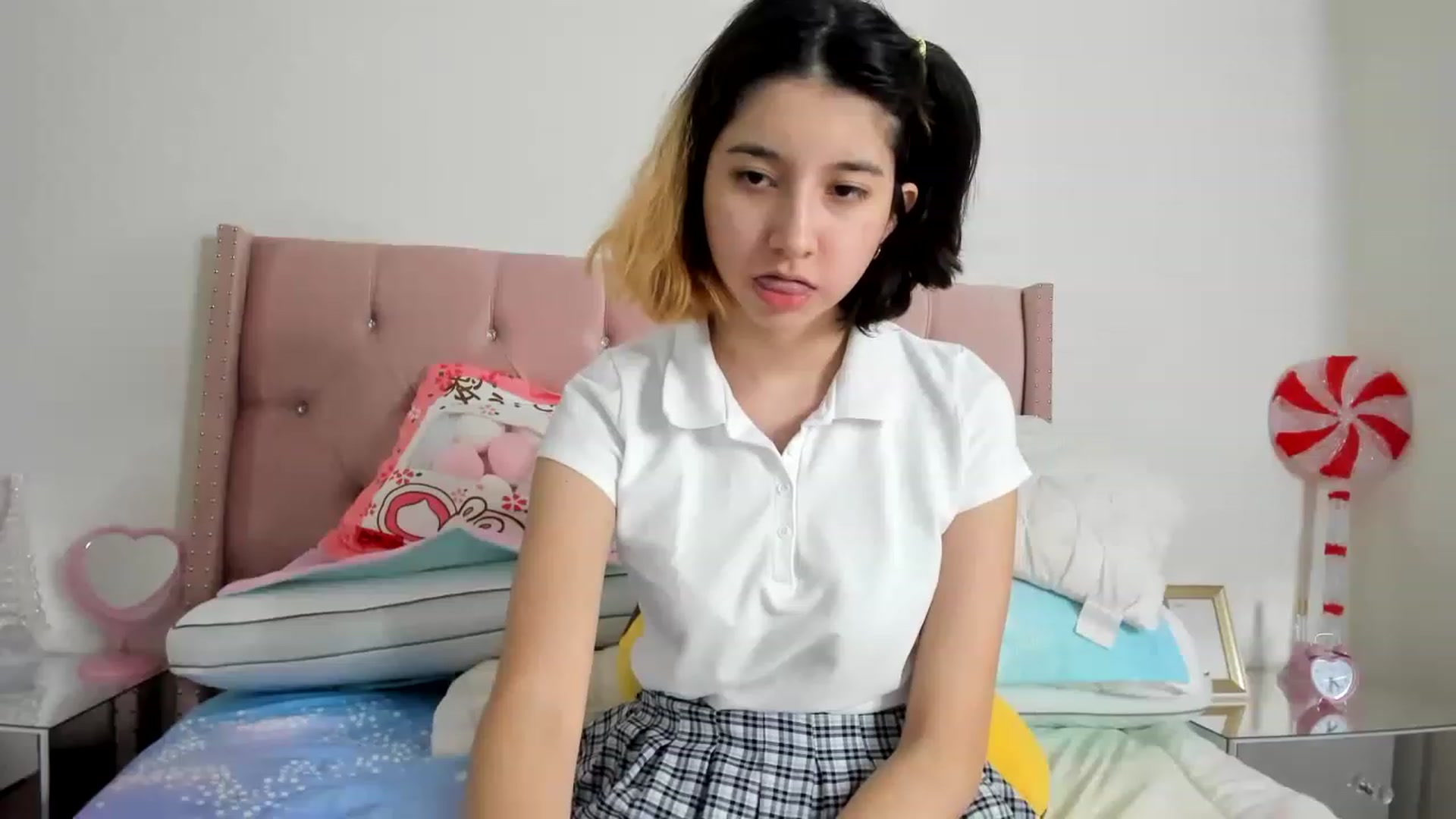 Gallery image thumbnail from Cherrycute666's myfreecams stream on, 12/10/2022, 06:36 image 15 of 20