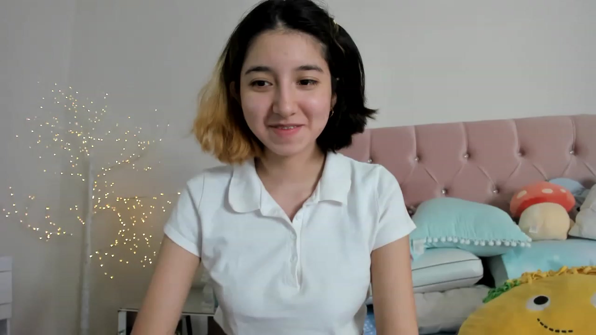 Gallery image thumbnail from Cherrycute666's myfreecams stream on, 12/10/2022, 07:36 image 3 of 20