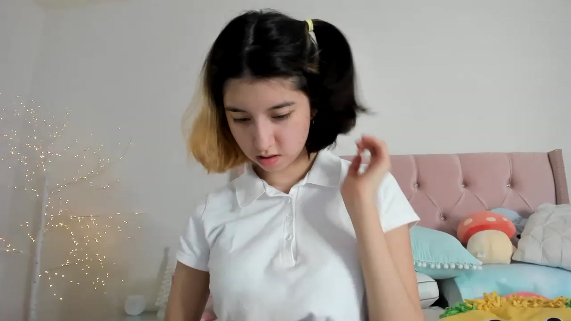Gallery image thumbnail from Cherrycute666's myfreecams stream on, 12/10/2022, 08:04 image 7 of 20
