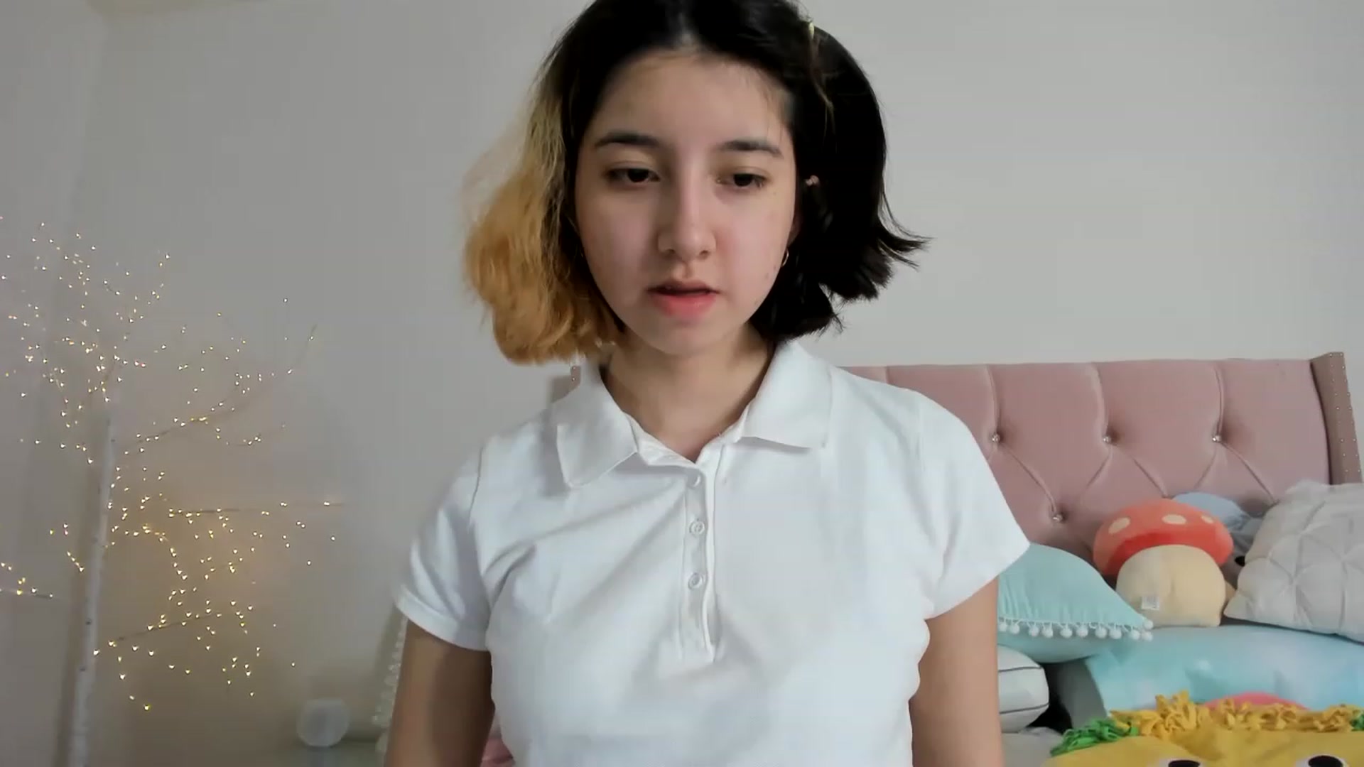 Gallery image thumbnail from Cherrycute666's myfreecams stream on, 12/10/2022, 08:04 image 8 of 20