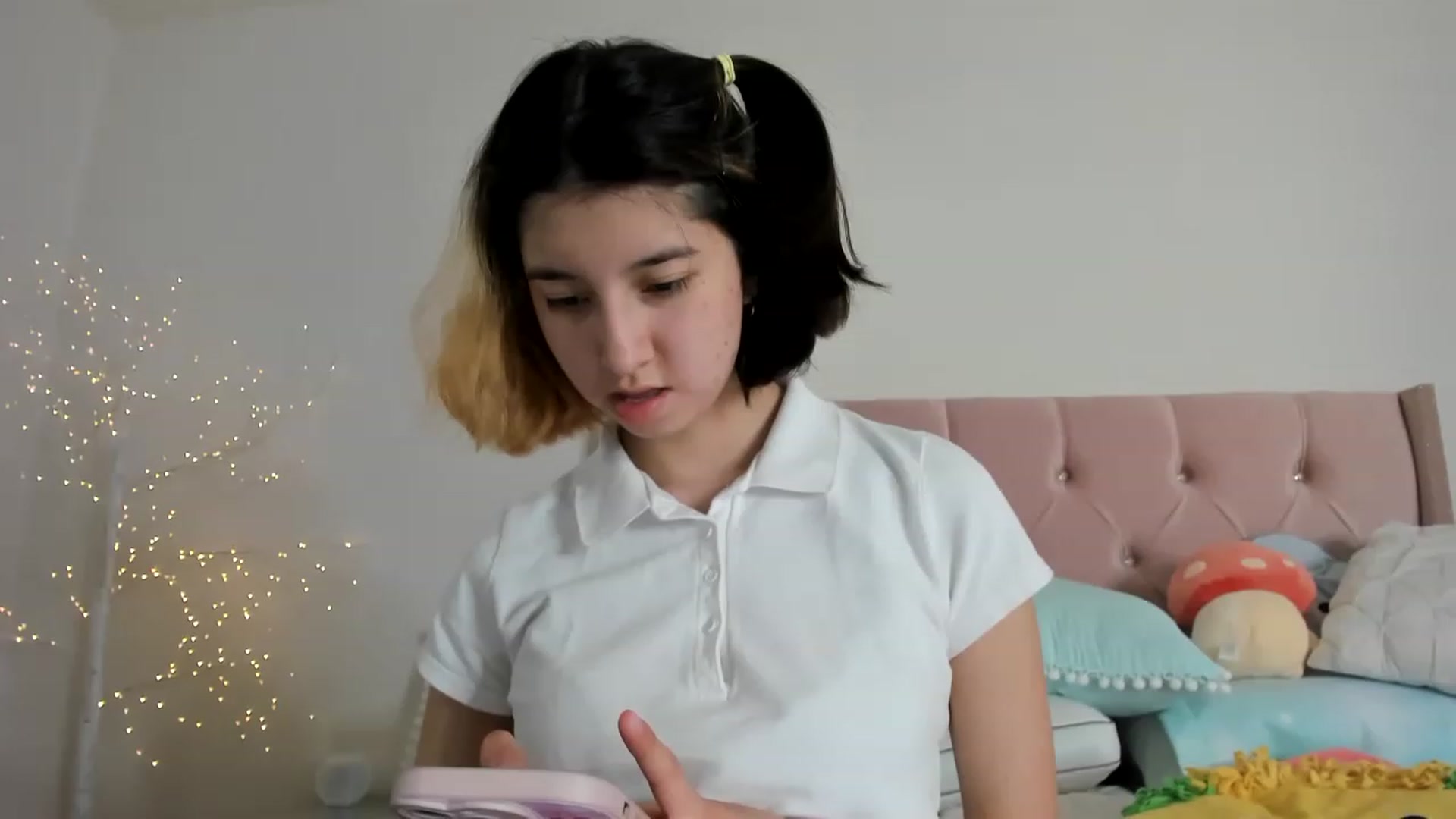 Gallery image thumbnail from Cherrycute666's myfreecams stream on, 12/10/2022, 08:04 image 9 of 20