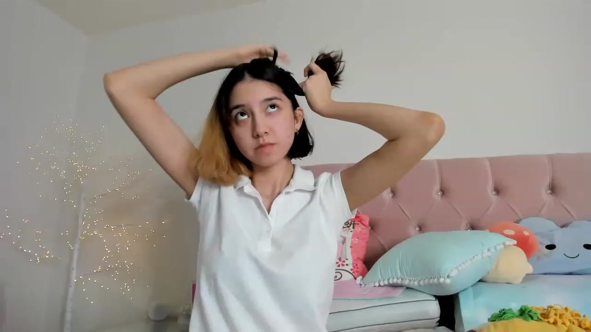 Gallery image thumbnail from Cherrycute666's myfreecams stream on, 12/10/2022, 13:32 image 13 of 20