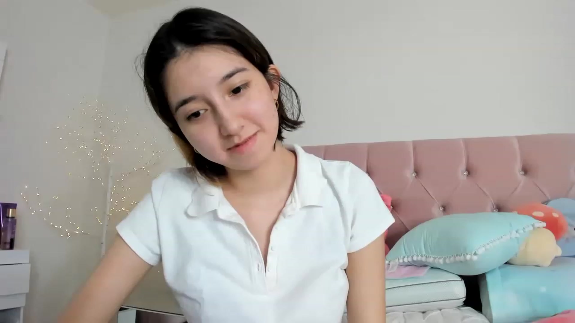 Gallery image thumbnail from Cherrycute666's myfreecams stream on, 12/10/2022, 13:32 image 1 of 20