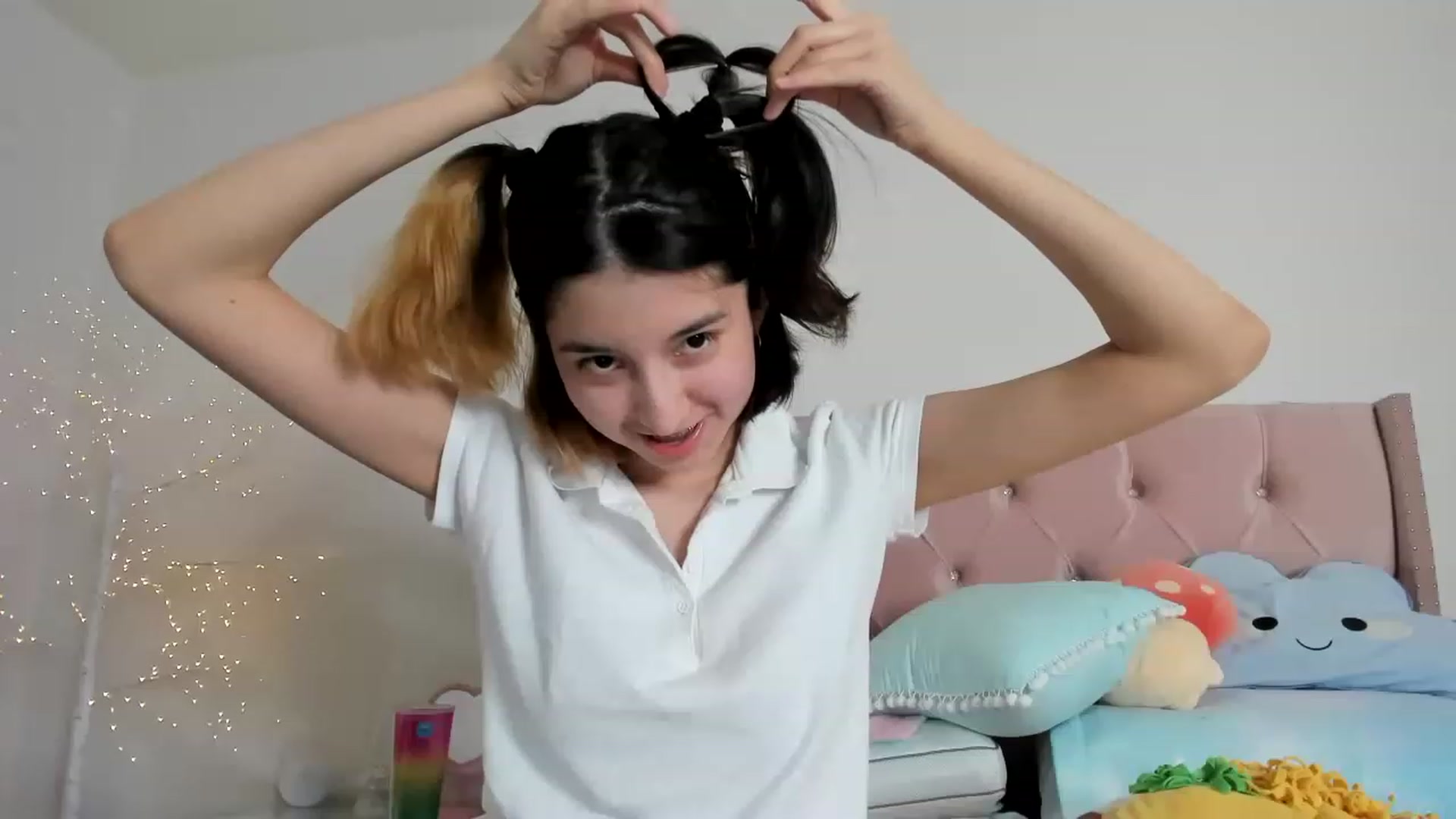Gallery image thumbnail from Cherrycute666's myfreecams stream on, 12/10/2022, 13:32 image 14 of 20