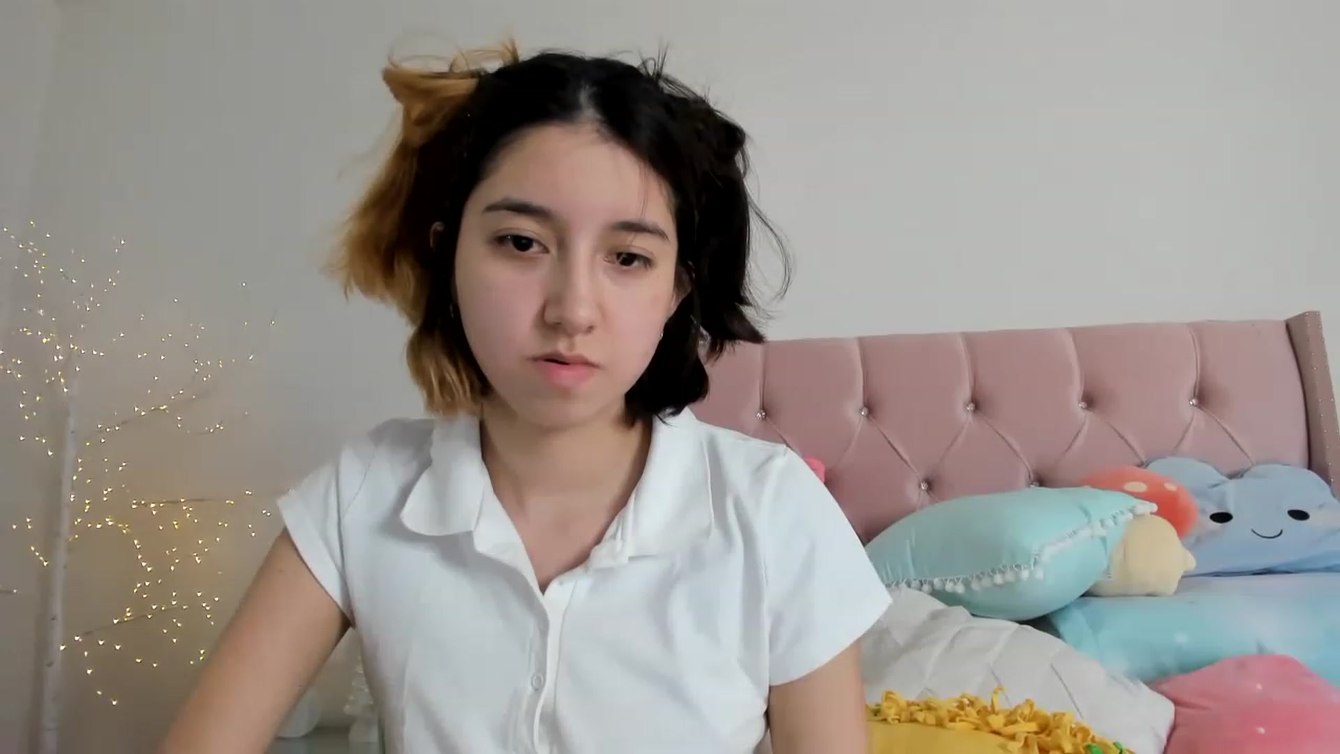 Gallery image thumbnail from Cherrycute666's myfreecams stream on, 12/10/2022, 16:06 image 5 of 20