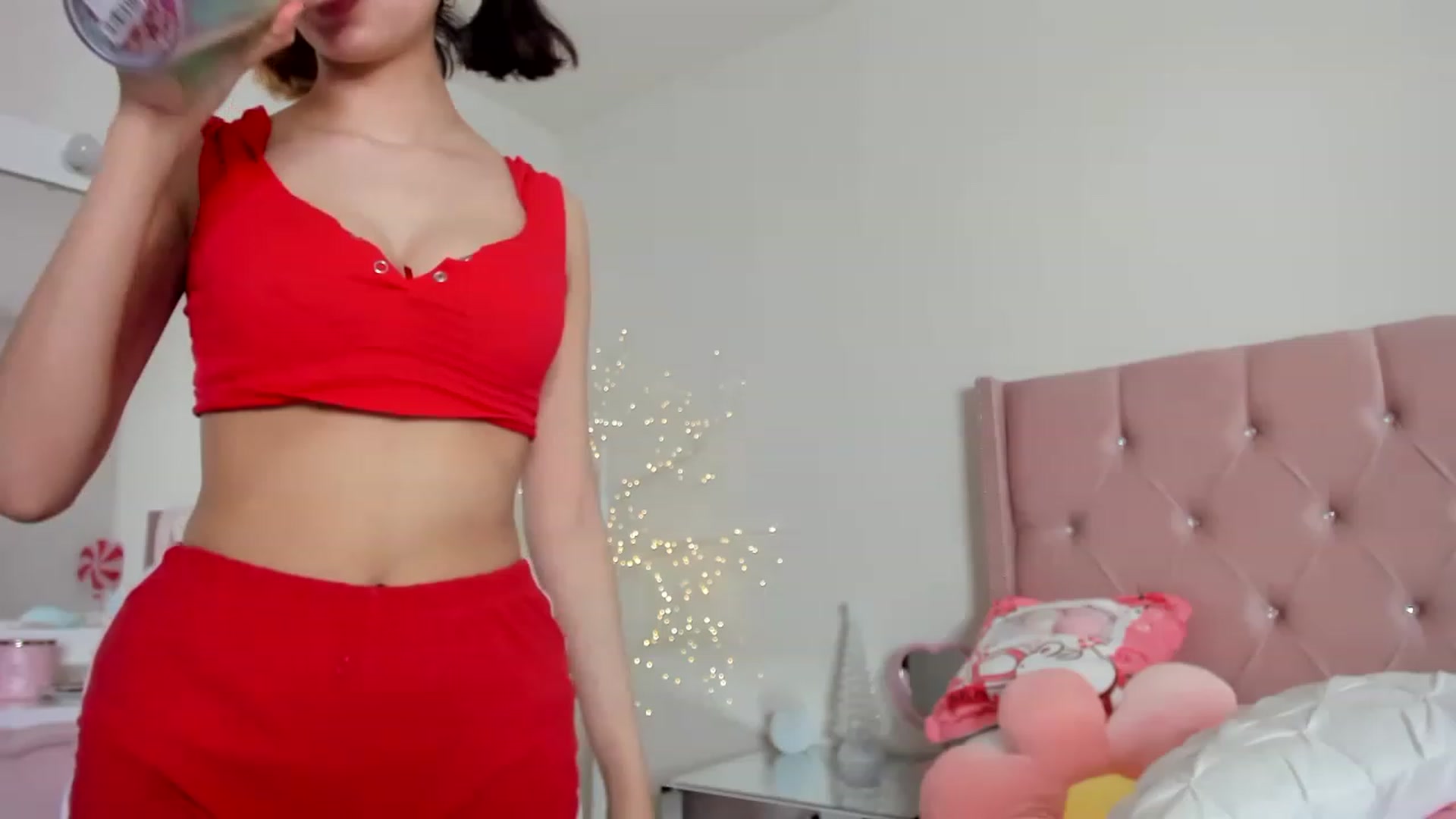 Gallery image thumbnail from Cherrycute666's myfreecams stream on, 12/11/2022, 14:27 image 2 of 20