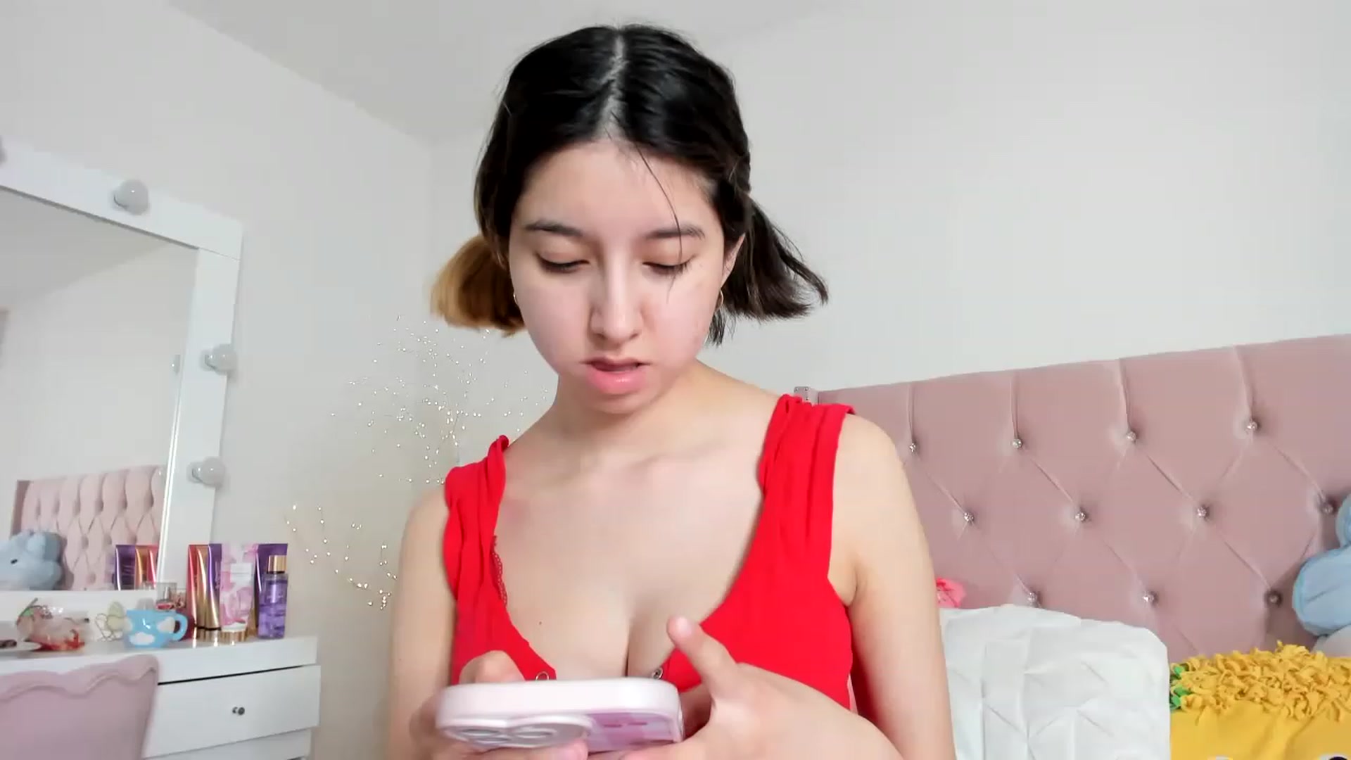 Gallery image thumbnail from Cherrycute666's myfreecams stream on, 12/11/2022, 14:27 image 11 of 20