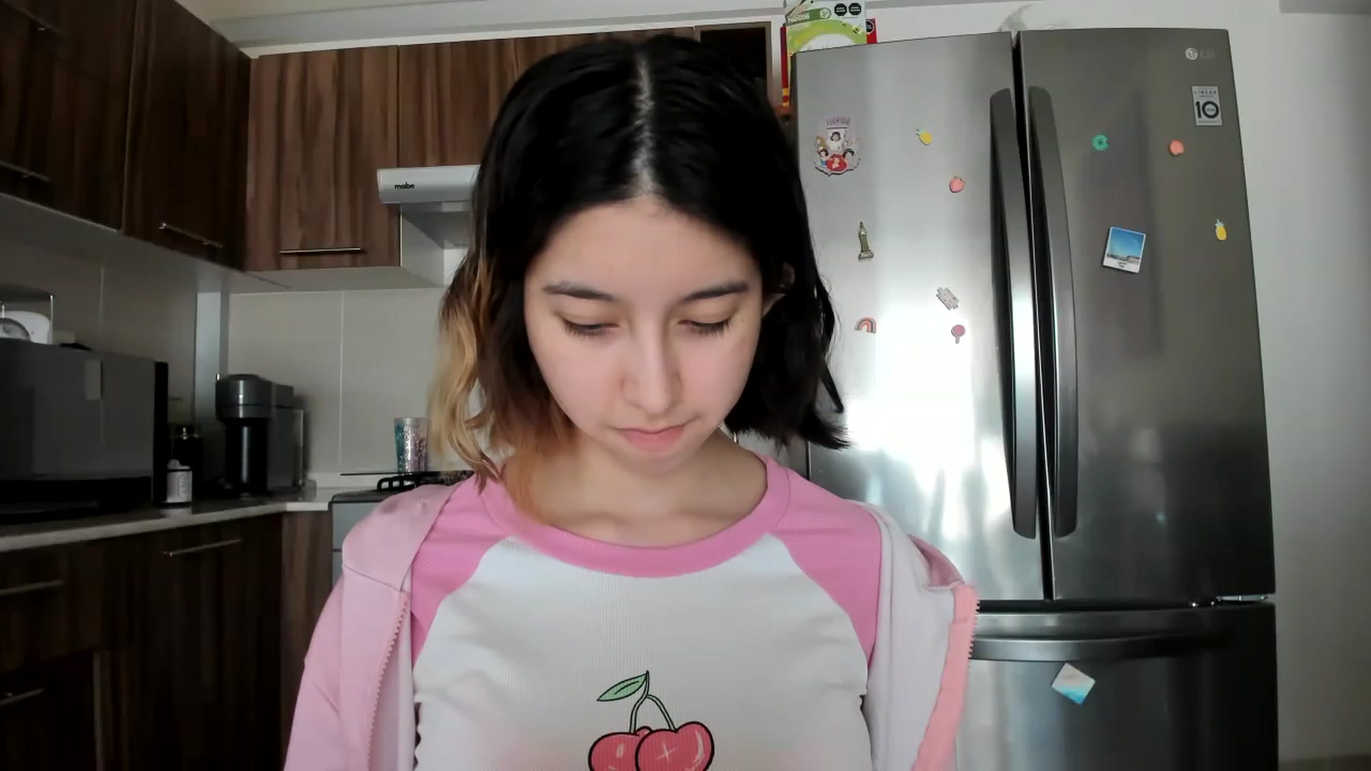Gallery image thumbnail from Cherrycute666's myfreecams stream on, 12/11/2022, 17:56 image 14 of 20