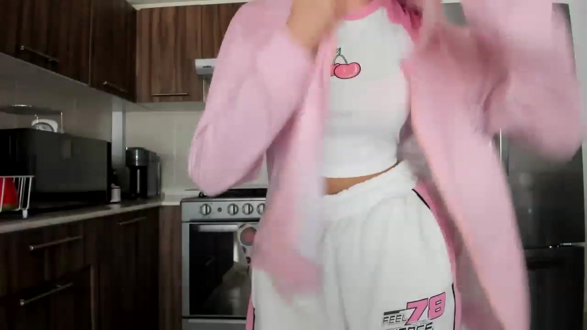 Gallery image thumbnail from Cherrycute666's myfreecams stream on, 12/11/2022, 17:56 image 4 of 20