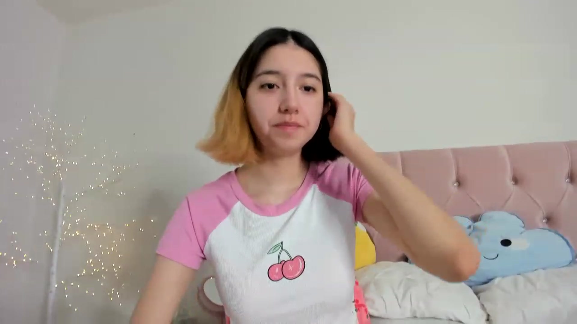Gallery image thumbnail from Cherrycute666's myfreecams stream on, 12/12/2022, 05:24 image 13 of 20