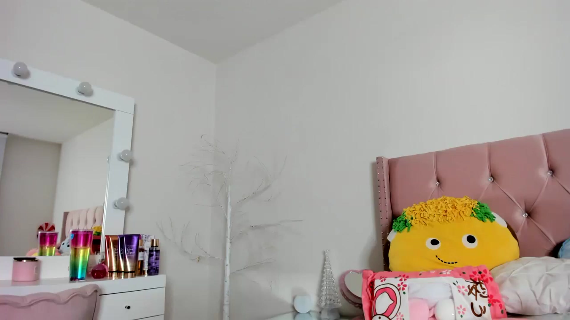 Gallery image thumbnail from Cherrycute666's myfreecams stream on, 12/12/2022, 05:24 image 11 of 20