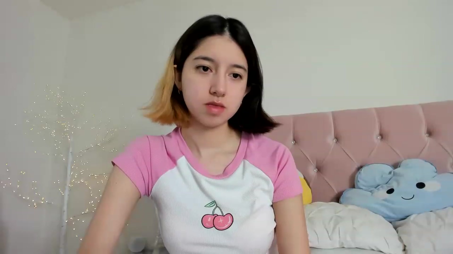 Gallery image thumbnail from Cherrycute666's myfreecams stream on, 12/12/2022, 05:24 image 15 of 20