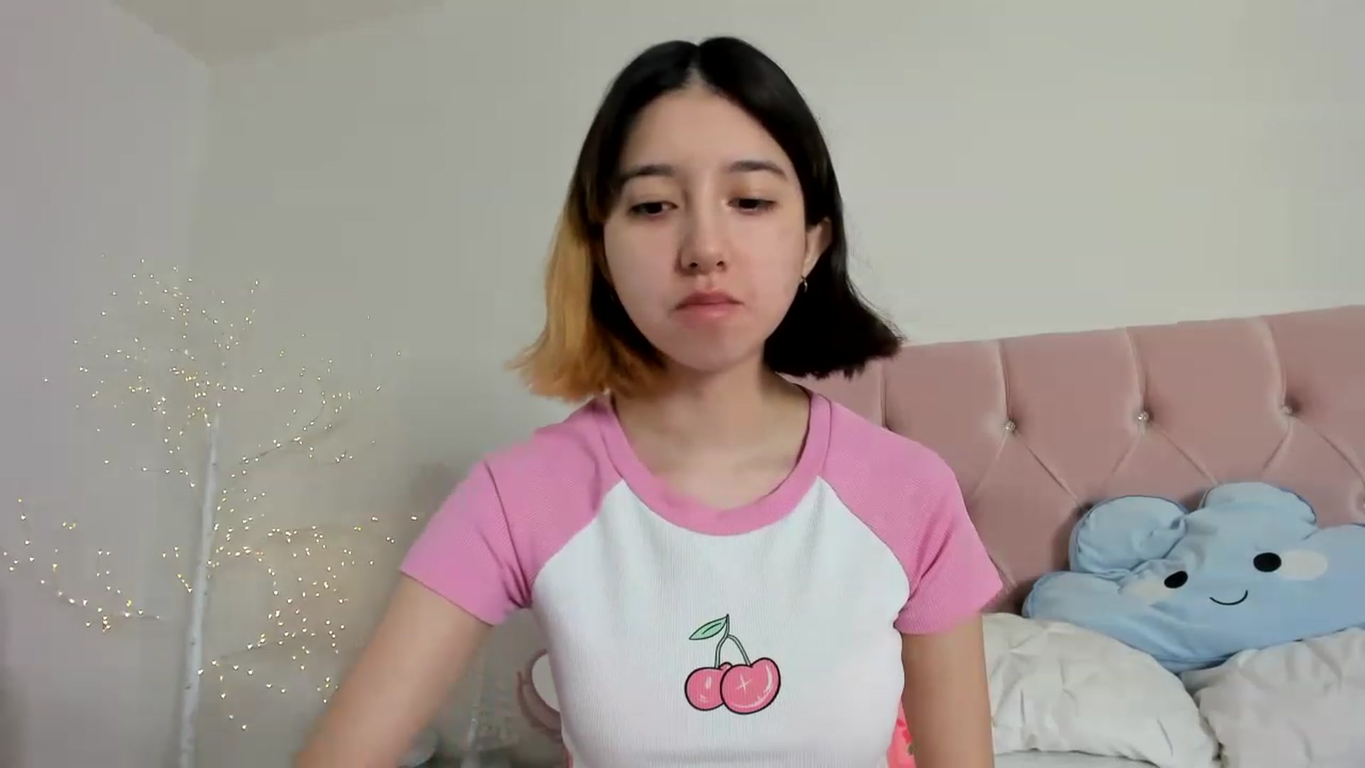 Gallery image thumbnail from Cherrycute666's myfreecams stream on, 12/12/2022, 05:24 image 14 of 20