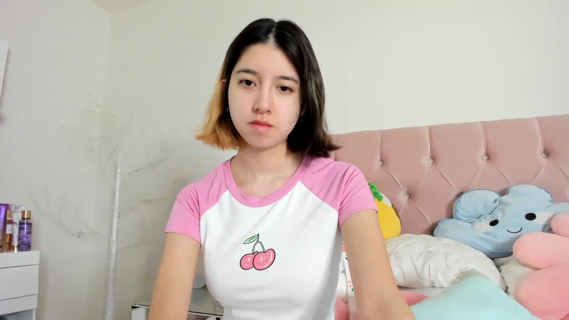 Gallery image thumbnail from Cherrycute666's myfreecams stream on, 12/12/2022, 05:24 image 8 of 20