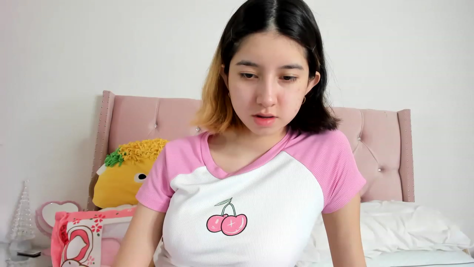 Gallery image thumbnail from Cherrycute666's myfreecams stream on, 12/12/2022, 06:27 image 1 of 20