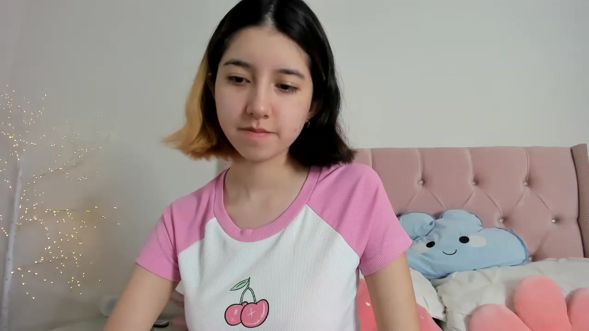 Gallery image thumbnail from Cherrycute666's myfreecams stream on, 12/12/2022, 06:27 image 6 of 20