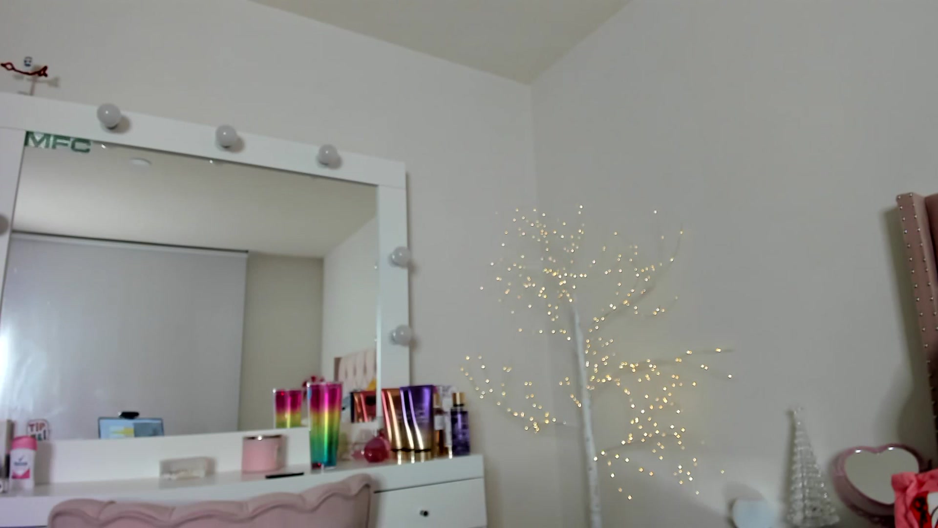 Gallery image thumbnail from Cherrycute666's myfreecams stream on, 12/12/2022, 06:27 image 4 of 20