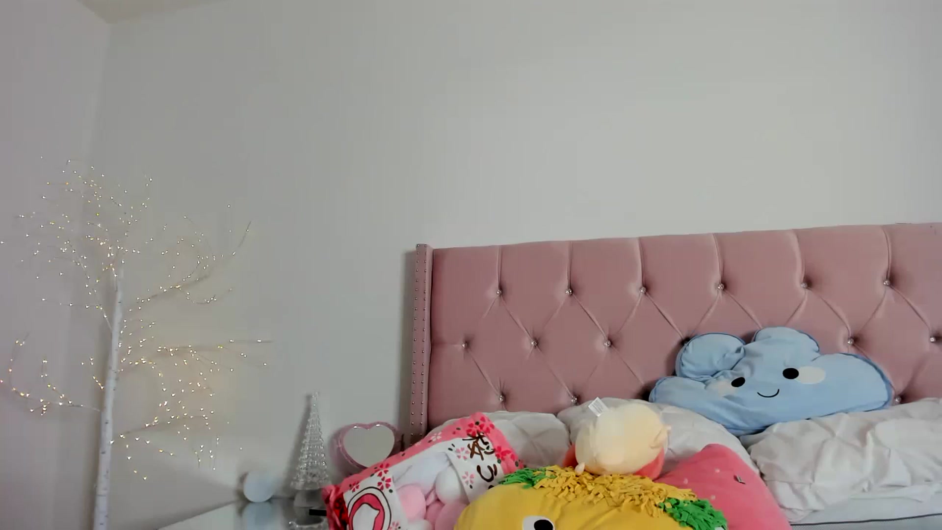 Gallery image thumbnail from Cherrycute666's myfreecams stream on, 12/12/2022, 09:32 image 4 of 20
