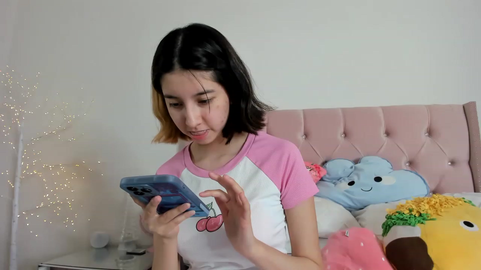 Gallery image thumbnail from Cherrycute666's myfreecams stream on, 12/12/2022, 11:05 image 6 of 20