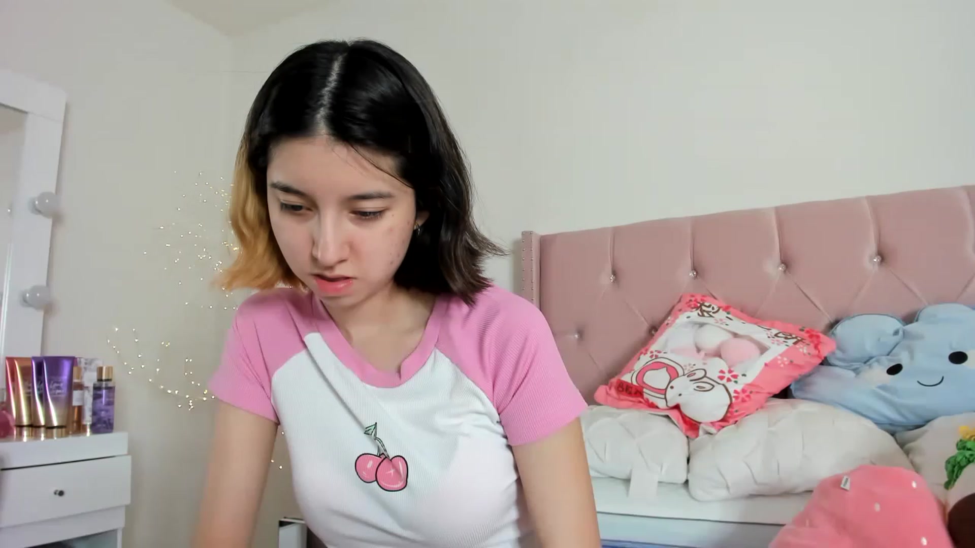 Gallery image thumbnail from Cherrycute666's myfreecams stream on, 12/12/2022, 11:05 image 8 of 20