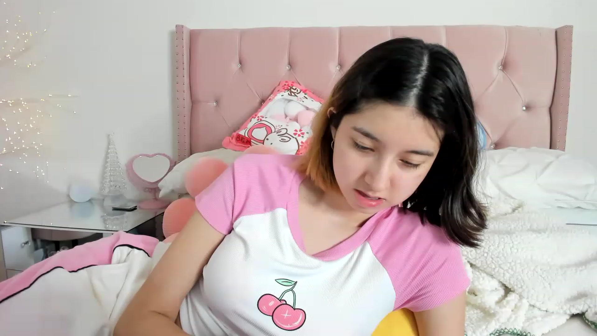 Gallery image thumbnail from Cherrycute666's myfreecams stream on, 12/12/2022, 11:05 image 3 of 20