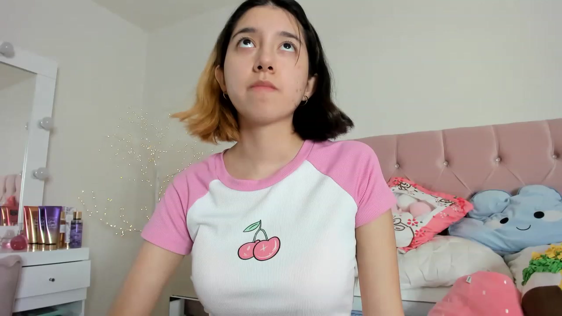 Gallery image thumbnail from Cherrycute666's myfreecams stream on, 12/12/2022, 11:05 image 14 of 20
