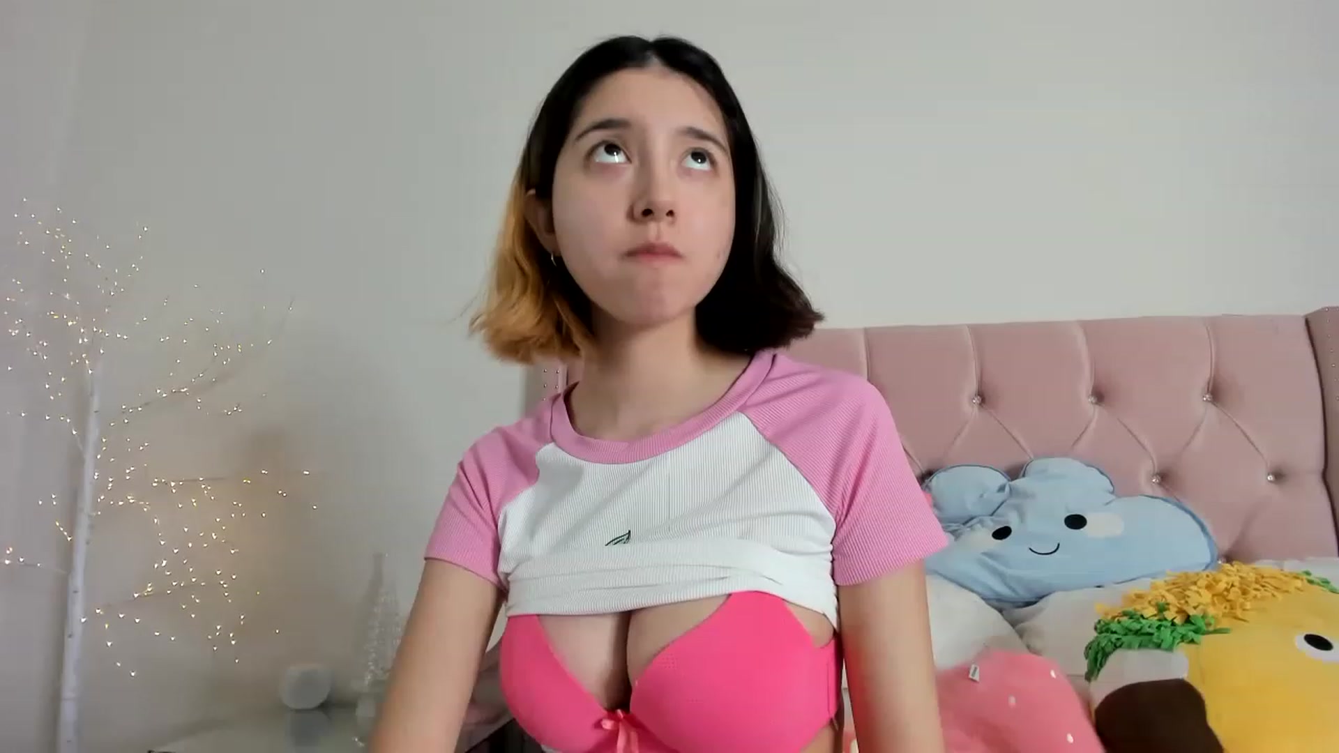 Gallery image thumbnail from Cherrycute666's myfreecams stream on, 12/12/2022, 11:45 image 9 of 20