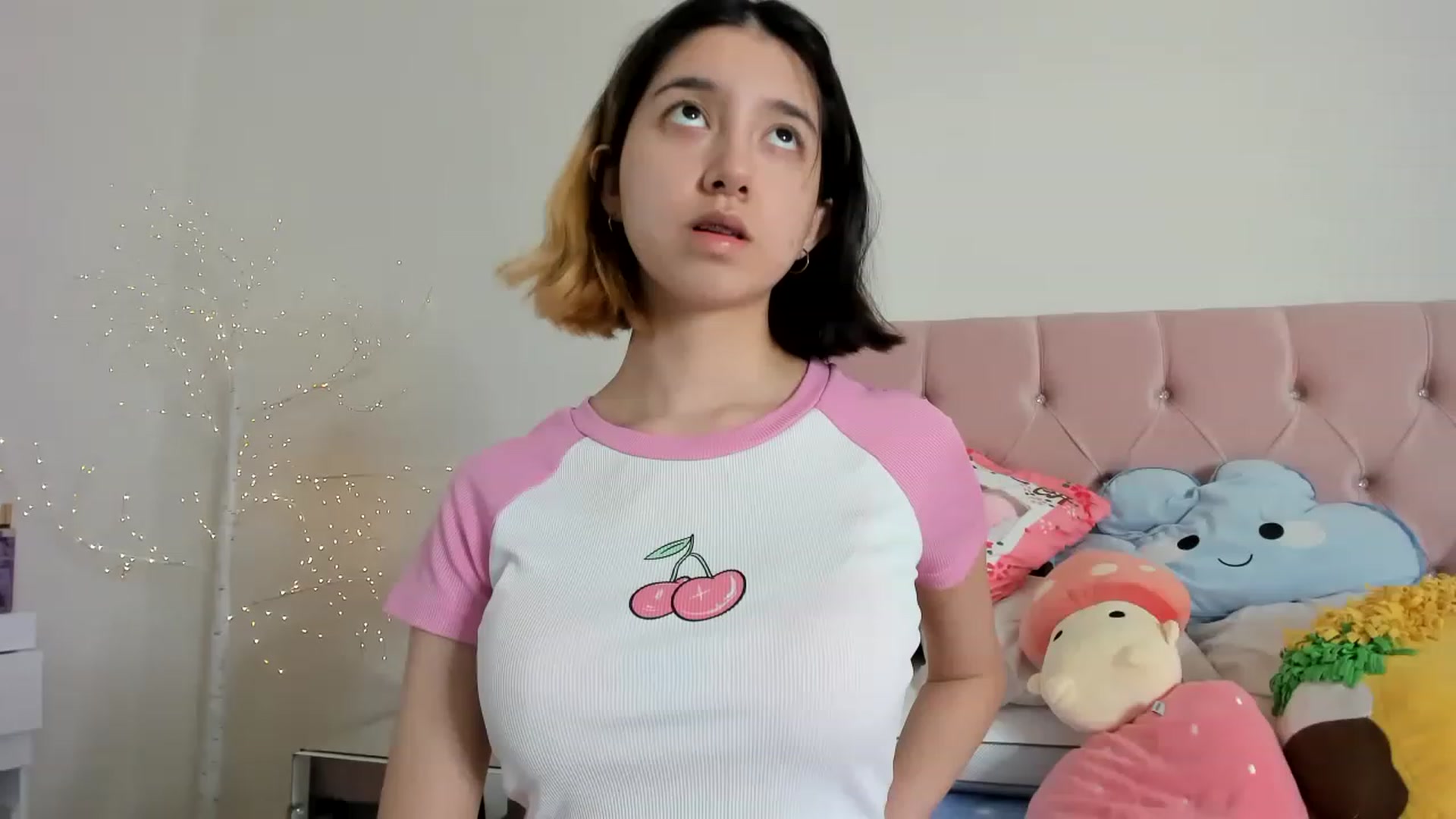 Gallery image thumbnail from Cherrycute666's myfreecams stream on, 12/12/2022, 12:16 image 20 of 20