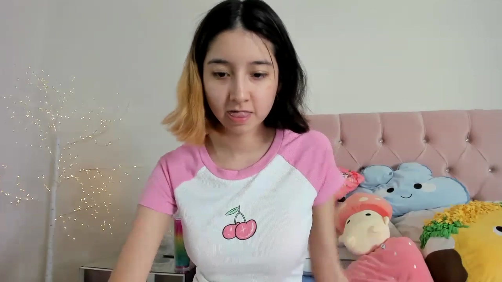 Gallery image thumbnail from Cherrycute666's myfreecams stream on, 12/12/2022, 12:16 image 17 of 20