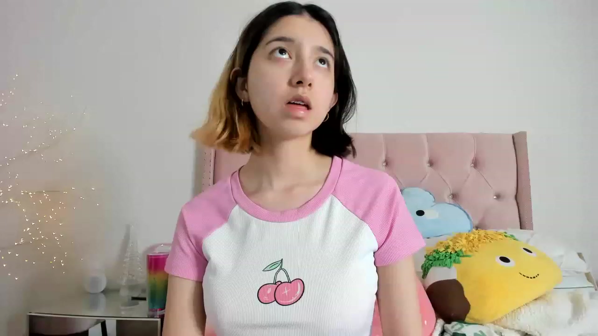 Gallery image thumbnail from Cherrycute666's myfreecams stream on, 12/12/2022, 12:16 image 13 of 20