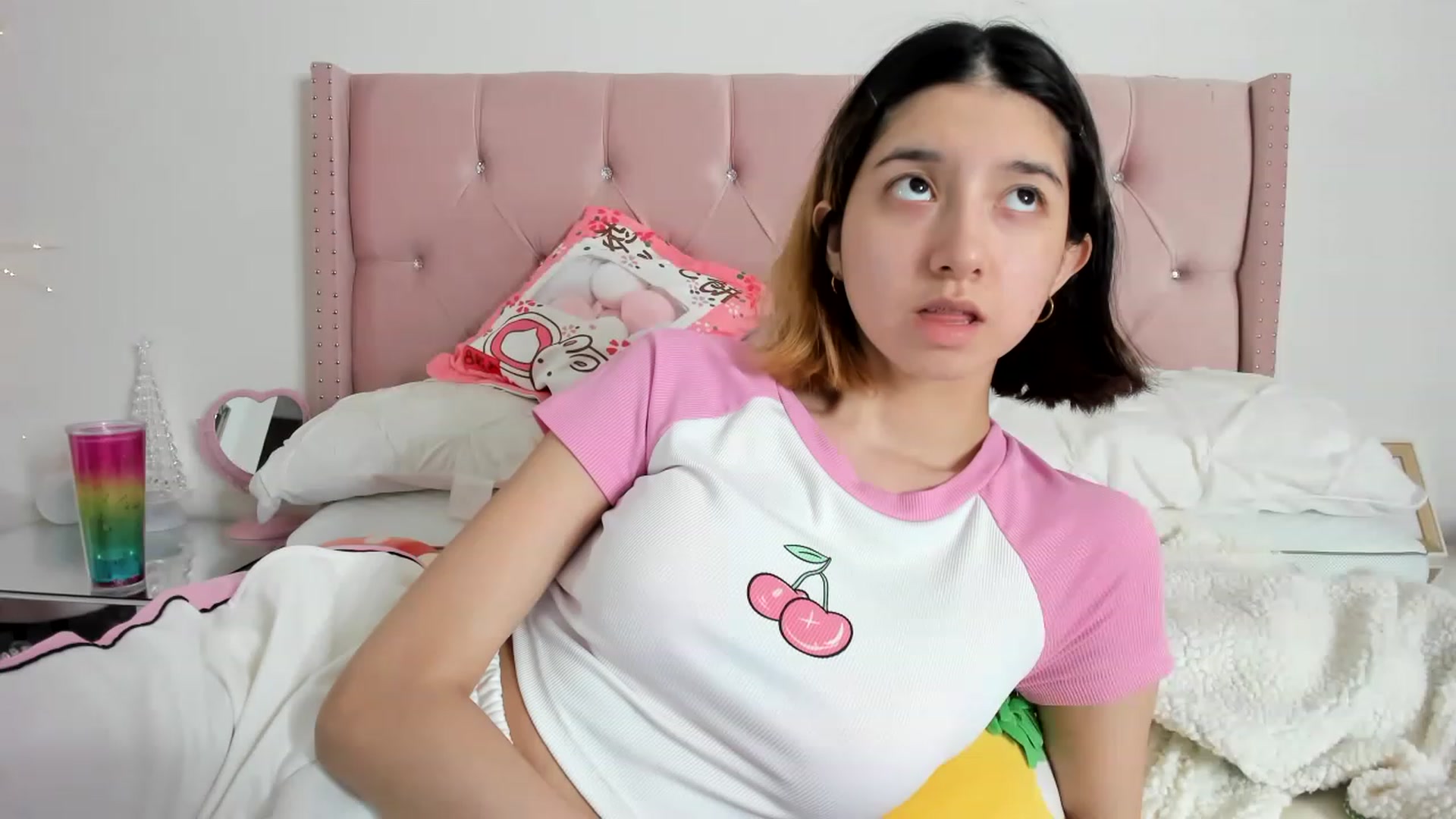 Gallery image thumbnail from Cherrycute666's myfreecams stream on, 12/12/2022, 14:52 image 7 of 20