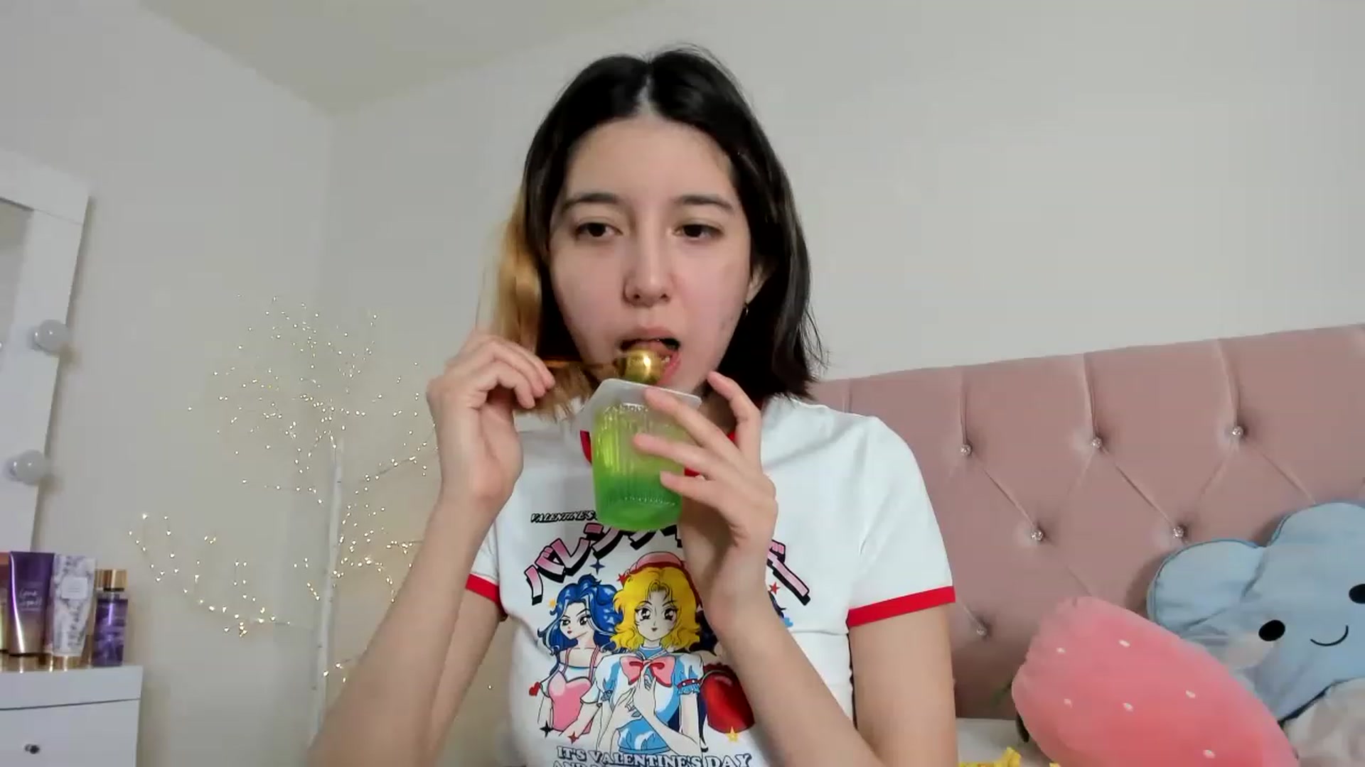Gallery image thumbnail from Cherrycute666's myfreecams stream on, 12/13/2022, 03:48 image 3 of 20