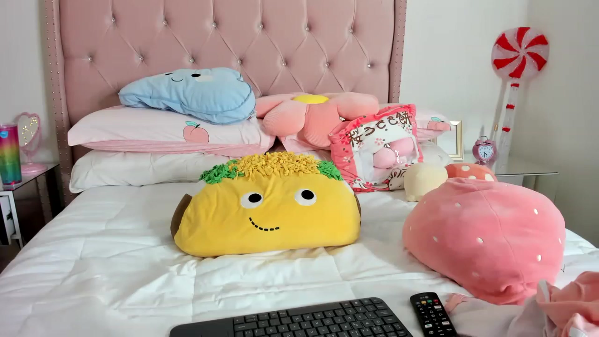 Gallery image thumbnail from Cherrycute666's myfreecams stream on, 12/15/2022, 06:46 image 20 of 20