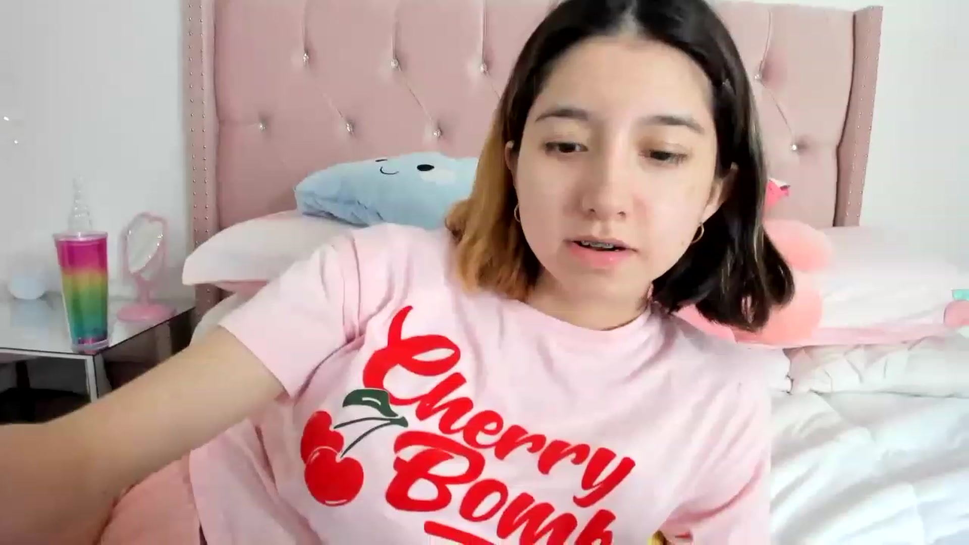 Gallery image thumbnail from Cherrycute666's myfreecams stream on, 12/15/2022, 13:29 image 3 of 20