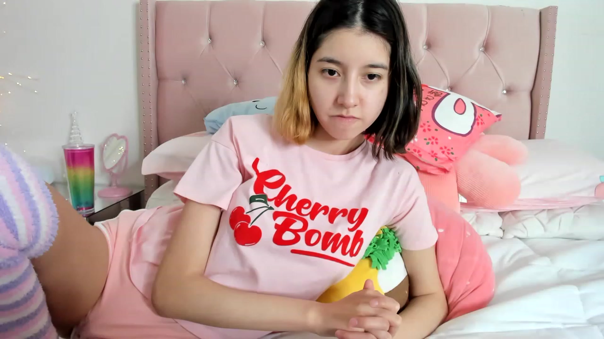 Gallery image thumbnail from Cherrycute666's myfreecams stream on, 12/15/2022, 13:29 image 6 of 20