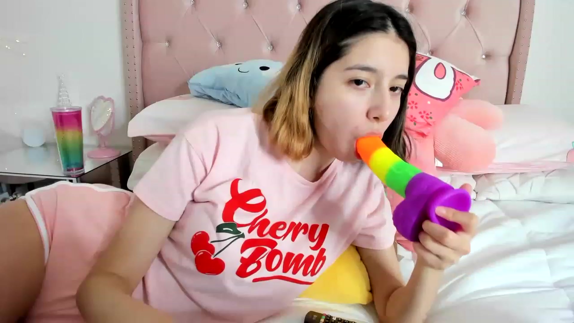 Gallery image thumbnail from Cherrycute666's myfreecams stream on, 12/15/2022, 13:29 image 5 of 20