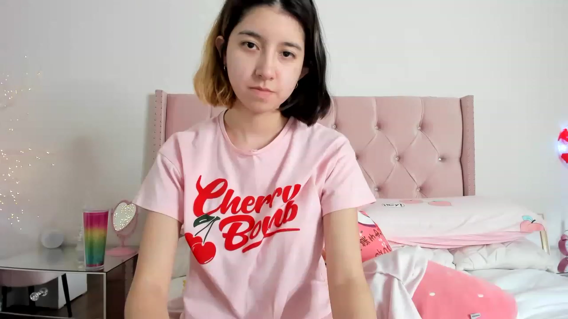 Gallery image thumbnail from Cherrycute666's myfreecams stream on, 12/15/2022, 13:29 image 20 of 20